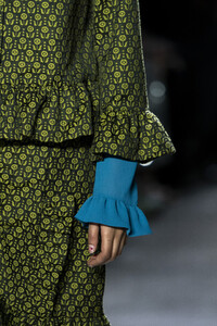 anna-sui-clp-rf19-0647.thumb.jpg.77e76ea97c775d0412532cdcd33b6639.jpg
