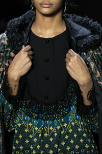 anna-sui-clp-rf19-0698.thumb.jpg.6a5d0fe0fe9b2e6b3e297f41440d2dab.jpg