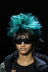 anna-sui-clp-rf19-0702.thumb.jpg.4a23c72730afb6eb143920d13596157f.jpg