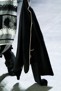 anna-sui-clp-rf19-0774.thumb.jpg.a217c2170ef1856f8a12a788c8e19c72.jpg