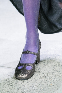 anna-sui-clp-rf19-0924.thumb.jpg.09963696910859384e715f6a806020d7.jpg