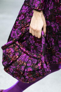 anna-sui-clp-rf19-0973.thumb.jpg.080f7614542ee5155bc194eeb9c1e0b7.jpg