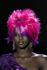 anna-sui-clp-rf19-0990.thumb.jpg.9fae3c028172a62a5c0dfebf7c5c94fe.jpg