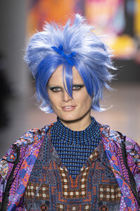 anna-sui-clpi-rf19-0094.thumb.jpg.a9afe8648fe475f85d07e6f9d2d71615.jpg