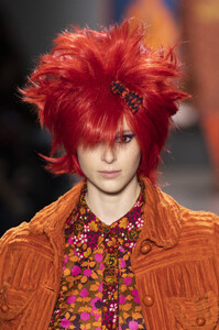 anna-sui-clpi-rf19-0155.thumb.jpg.b2b5baf6421d80754f4137bffc9a2dbe.jpg