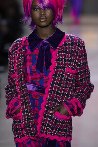 anna-sui-clpi-rf19-0308.thumb.jpg.1297036d62d0cd372338c18cb3dcba11.jpg
