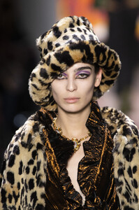 anna-sui-clpi-rf19-0532.thumb.jpg.377733acf26a1dcaa632206cfee8b74c.jpg