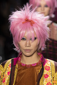 anna-sui-clpi-rf19-0769.thumb.jpg.3837741a5e88af008edd53ed4b8d8608.jpg