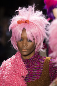 anna-sui-clpi-rf19-0771.thumb.jpg.d00695fc0f197ac0e8fcf55ad7223394.jpg
