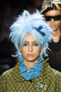 anna-sui-clpi-rf19-0808.thumb.jpg.824c48d870a0c531ce79027d7aaa098f.jpg