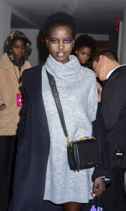 anna-sui-ppl-rf19-9221.thumb.jpg.337fc8c49405b4825c526bf9d332cb74.jpg