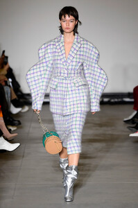 annakiki-rtw-fall-2019-milan-fashion-week-mfw006.thumb.jpg.bd537bd90a05bae117ffe93d2ba9f13a.jpg