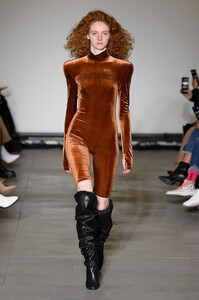 annakiki-rtw-fall-2019-milan-fashion-week-mfw031.thumb.jpg.6ada5370cd99d2e33266c1f6f2bd8f0f.jpg