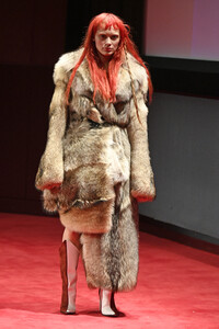 anton_belinskiy_rtw_fall_2019_paris_fashion_week_pfw_020.thumb.jpg.2cdd286431cb27e6480ce5f4f2cad0f7.jpg