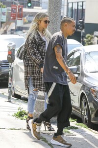 ashlee-simpson-and-evan-ross-out-in-la-04-02-2019-2.jpg