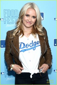 ashley-benson-sydney-park-more-mlb-fanfest-36.jpg