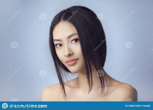 asian-beauty-woman-creative-make-up-close-up-portrait-smiling-girl-asian-beauty-woman-skin-care-close-up-beautiful-young-girl-126647350.jpg