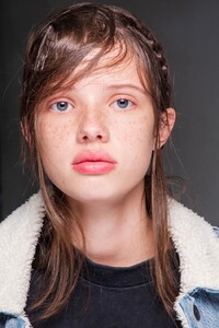 backstage-defile-preen-by-thornton-bregazzi-printemps-ete-2019-londres-coulisses-24.thumb.jpg.45576a7843413e8f827f2447dc0b7872.jpg