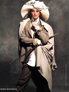 bazaar_us_april_1990_14.thumb.jpg.8363a2bb8c9c556b2908e81d16ca4e9c.jpg