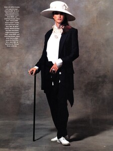 bazaar_us_april_1990_17.thumb.jpg.d87cc4d0556e03e11ca1a542c31af841.jpg