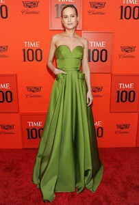 brie-larson-time-100-gala-2019-3.thumb.jpg.ad4d6ef30cc9b70e63ee075d77a884e6.jpg