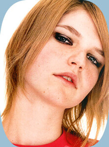 danielleridge1.thumb.jpg.a0197ae1e7604e1283e5b402f011b47d.jpg