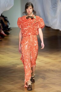 defile-preen-by-thornton-bregazzi-printemps-ete-2019-londres-look-5.thumb.jpg.2a87f29515bcefe5f7756beec085eae6.jpg