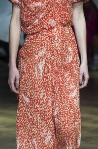 detail-defile-preen-by-thornton-bregazzi-printemps-ete-2019-londres-detail-11.thumb.jpg.757f12c2117d276c5fdb0c24be087615.jpg