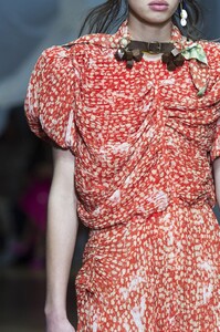 detail-defile-preen-by-thornton-bregazzi-printemps-ete-2019-londres-detail-12.thumb.jpg.11b2f87da8677b9c1e3048f5db492980.jpg