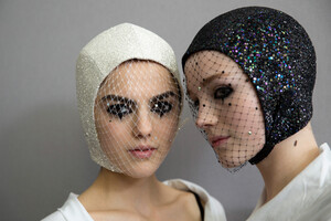 dior-hc-bks-m-rs19-0657.thumb.jpg.a37f2e3313a4979b564453d69bbd0f0f.jpg