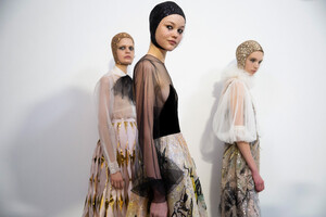 dior-hc-bks-m-rs19-0819.thumb.jpg.45084f3faf13b15587e3967dcdec748b.jpg