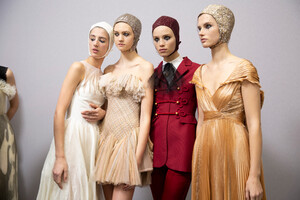 dior-hc-bks-m-rs19-0960.thumb.jpg.8ce10d0307331ddd0a76eb61a20ad66f.jpg