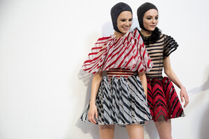 dior-hc-bks-m-rs19-1054.thumb.jpg.11b55095c8c481187be2eced7697930a.jpg