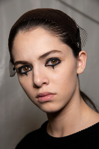 dior-hc-bks-v-rs19-7270.thumb.jpg.69ee3fd4a12ac8f3518a4ca35cd350a1.jpg