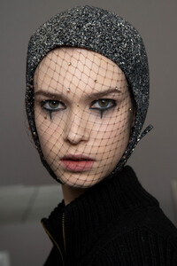 dior-hc-bks-v-rs19-7291.thumb.jpg.07ac4610580ea6d64fdd15e5c2888832.jpg
