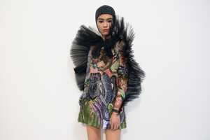 dior-hc-bks-v-rs19-7573.thumb.jpg.70a7641f199026dfee439ee34e8c2de5.jpg