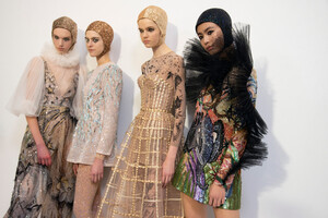 dior-hc-bks-v-rs19-7590.thumb.jpg.1339d9d3d8b1f6f44705542261fea0ba.jpg