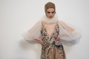 dior-hc-bks-v-rs19-7609.thumb.jpg.2b1debb6664ce6975f950f49b767f3ef.jpg