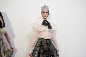 dior-hc-bks-v-rs19-7642.thumb.jpg.f9367a3a9940094995da591ea67bdadd.jpg