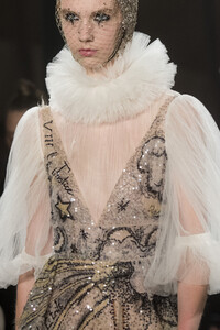dior-hc-clp-rs19-0685.thumb.jpg.d15d2268f45b6c6d998312b351eddbf9.jpg