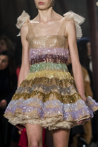 dior-hc-clp-rs19-1028.thumb.jpg.08e87d0f561f8359596e7ed60dbd74fc.jpg