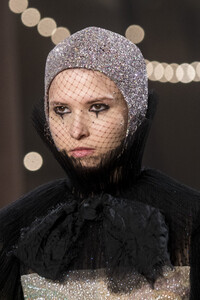dior-hc-clp-rs19-1110.thumb.jpg.99494e42a5d9a7fdfa3a8ecfc458648d.jpg