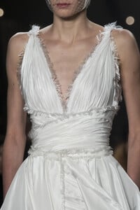 dior-hc-clp-rs19-1404.thumb.jpg.890626f8ba2c2854e4399f859cbe5181.jpg