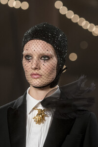 dior-hc-clp-rs19-1464.thumb.jpg.72795d6dcdaf6f90046a482cdf0b1893.jpg