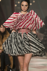 dior-hc-clp-rs19-1476.thumb.jpg.23f99d77c8da4b47a1a3a53c5cb92172.jpg