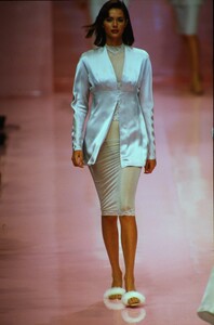 fashion-photography-archive-image-work-image----batch1----fullSize----103160_103160-5_0001_fs.jpg.thumb.jpg.cc245cf46ce9e39b3de44d9d948f1889.jpg
