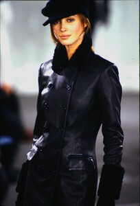 fashion-photography-archive-image-work-image----batch1----fullSize----103889_103889-28_0052_fs.jpg.thumb.jpg.d6b78e498bc2557ae0846c88238ee282.jpg