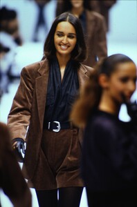 fashion-photography-archive-image-work-image----batch10----fullSize----103407_103407-28_0013_fs.jpg.thumb.jpg.59b993d754d99d0f5f4467d8aa615ffa.jpg