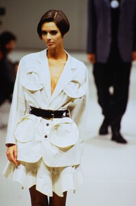 fashion-photography-archive-image-work-image----batch10----fullSize----103407_103407-50_0030_fs.jpg.thumb.jpg.ddd39d4ac6278b966ef061094c1a7b3b.jpg