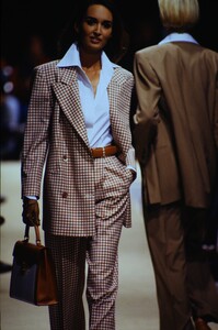 fashion-photography-archive-image-work-image----batch11WM----fullSize----103650_103650-1_0031_fs.jpg.thumb.jpg.27c36f10d0237ceb64034e205e93c3c8.jpg